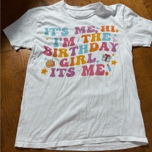 White Graphic Tee “It’s me, Hi” Birthday Tee
